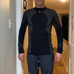 Pearl Izumi Black Athletic Long Sleeve shirt